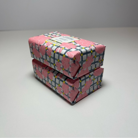 Beekman 1802 New Sealed Two Cherry Blossom Goat Milk Palm-Sized Bar Soap 3.5 oz - Picture 5 of 6